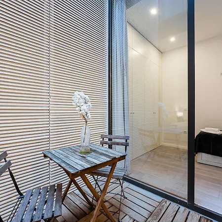 Bookstay Tear45 Avenue * أفيرو